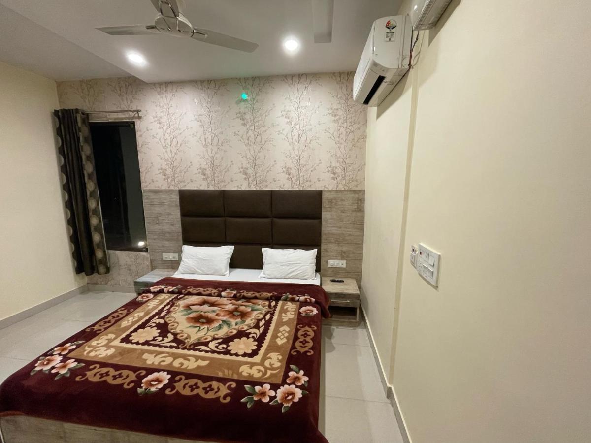Shree Krishna Hotels Amritsar Esterno foto